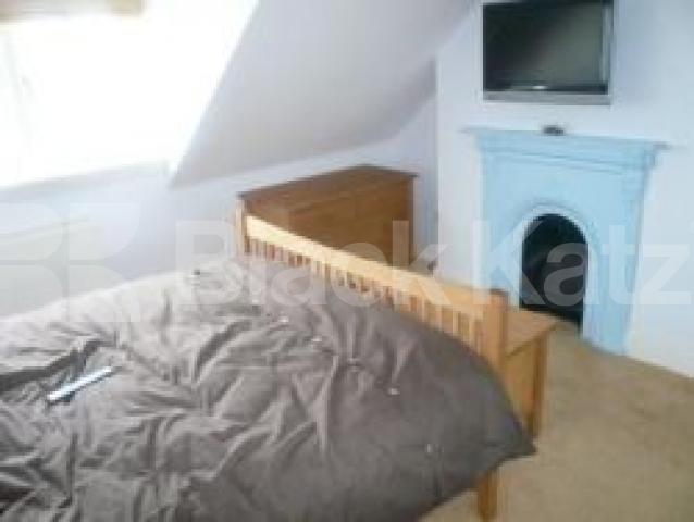 			Only 1 month's deposit instead of 6 weeks saving £575!, 2 Bedroom, 1 bath, 1 reception Flat			 Wolseley Road, CROUCH END N8